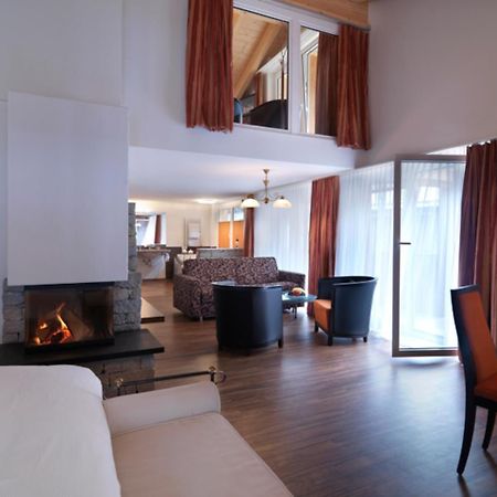 Wellnesshotel Schweizerhof Saas Fee الغرفة الصورة