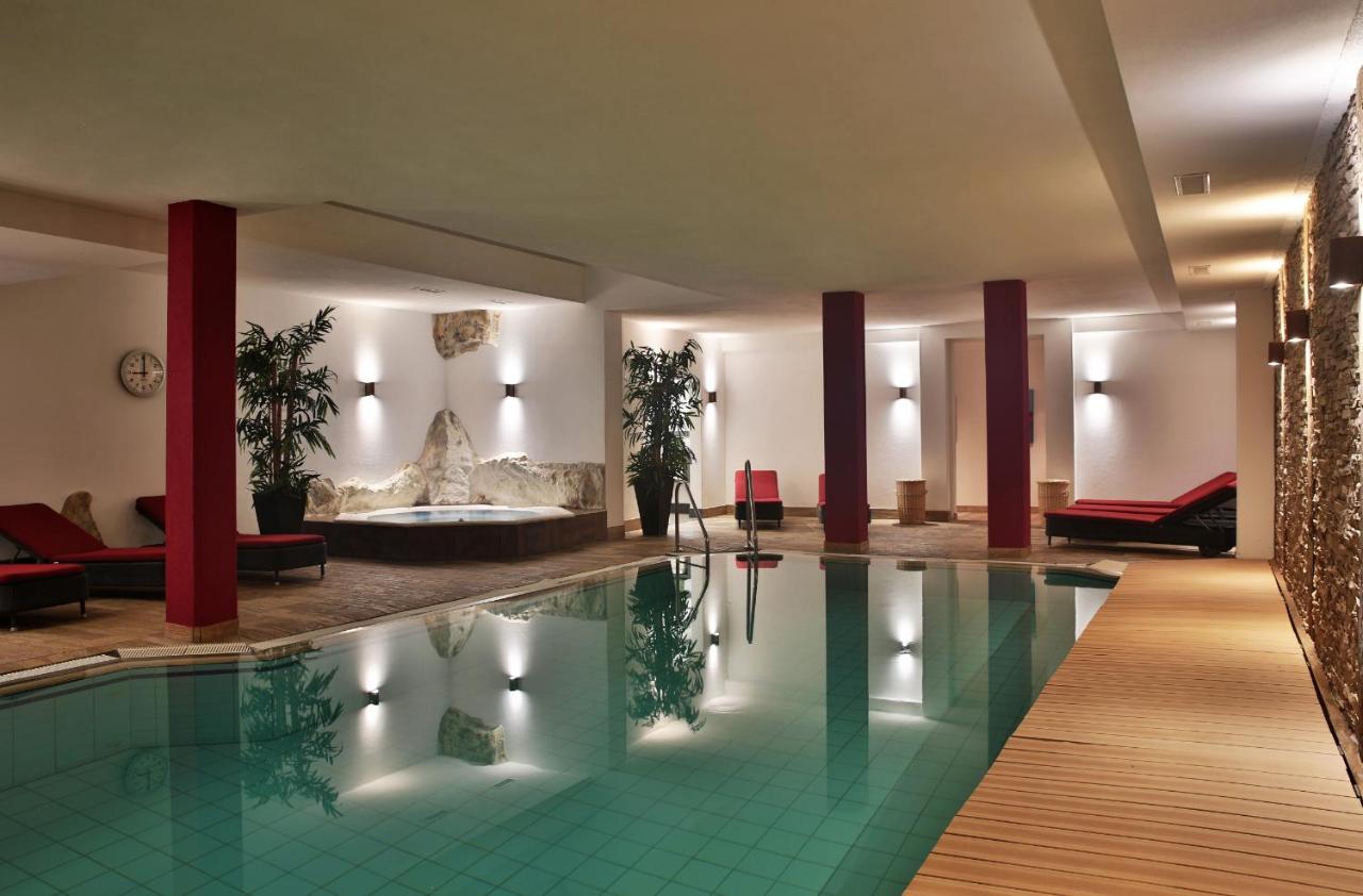 Wellnesshotel Schweizerhof Saas Fee المظهر الخارجي الصورة