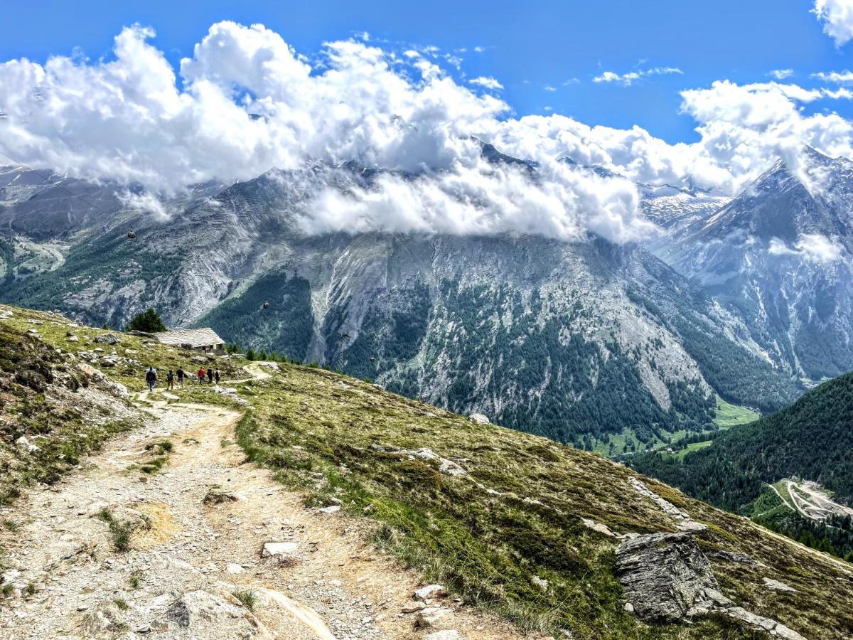 Wellnesshotel Schweizerhof Saas Fee المظهر الخارجي الصورة