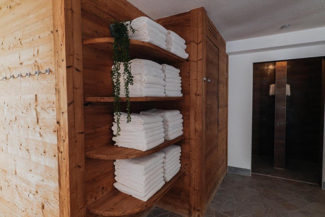 Wellnesshotel Schweizerhof Saas Fee المظهر الخارجي الصورة