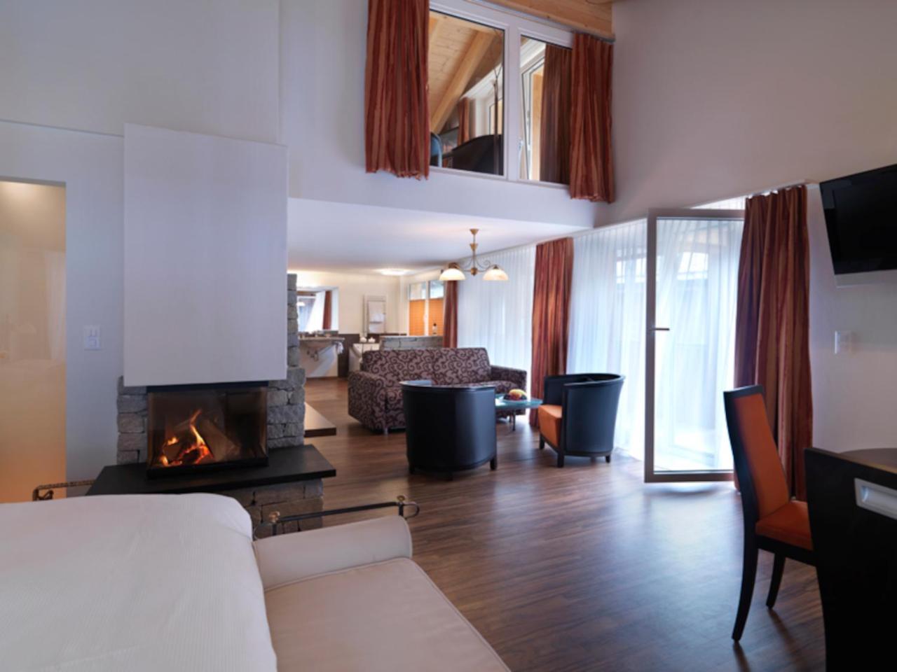 Wellnesshotel Schweizerhof Saas Fee الغرفة الصورة